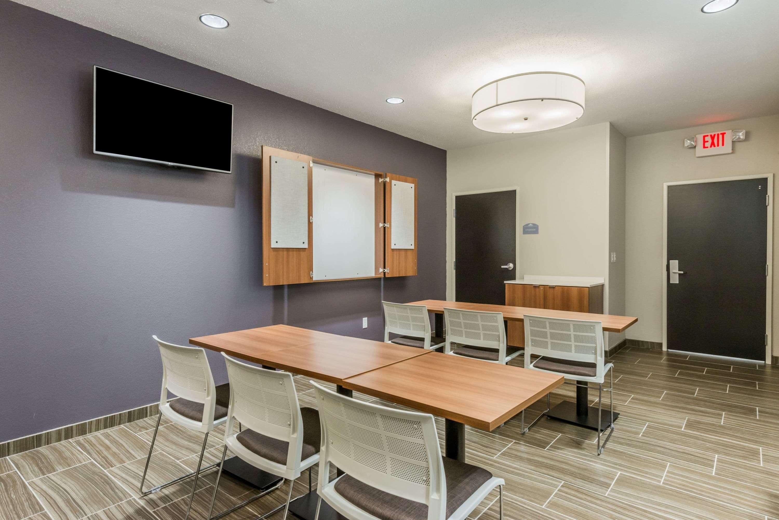 Microtel Inn & Suites By Wyndham Altoona Εξωτερικό φωτογραφία